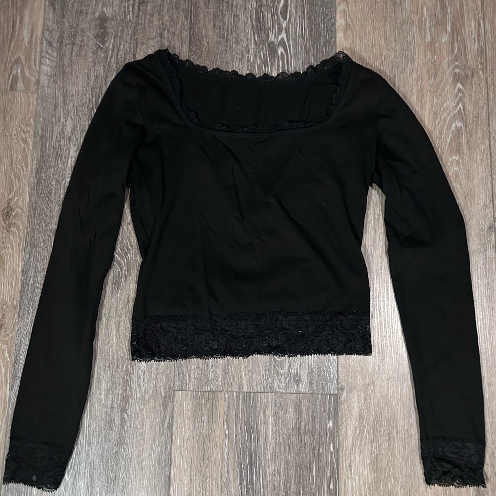 Black Lace-Trim Long Sleeve Women's Top